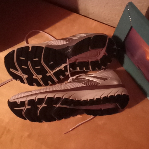 Brooks Adrenaline GTS 18 Running Shoes Women’s 9.5 - Picture 14 of 14
